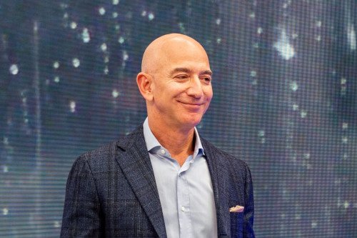 Коронавирус сделал Джеффа Безоса богаче на 33 миллиарда долларов, поскольку Amazon сообщает о квартальной прибыли