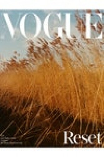«Я предпочитаю размышления перезагрузке»: Джейми Хоксворт рассказал Vogue о своей августовской обложке