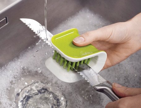 Самый простой и безопасный способ мыть и чистить ножи